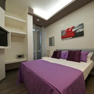 Naif 2*, Roma Italia